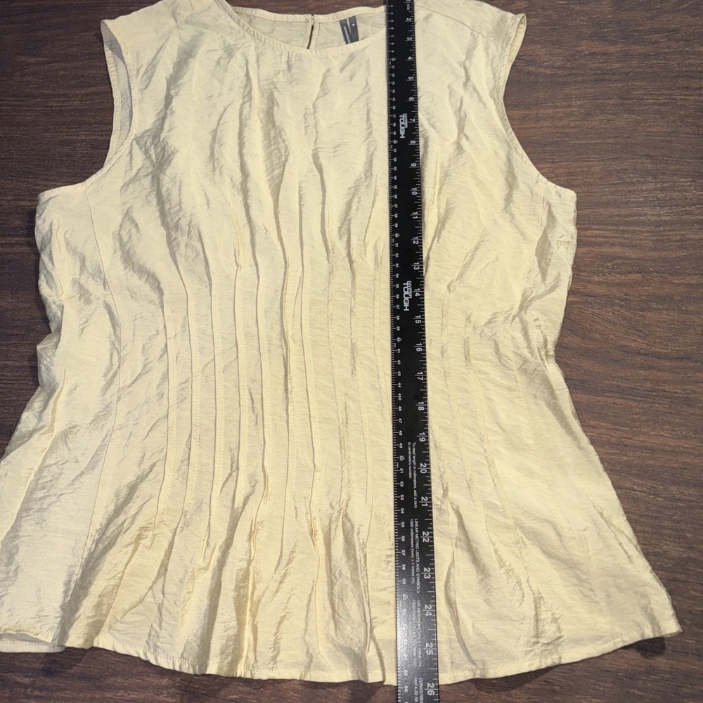 Anthropologie The Della Pleated Waist Shell Top in Beige Size Medium Sleeveless - Picture 5 of 6